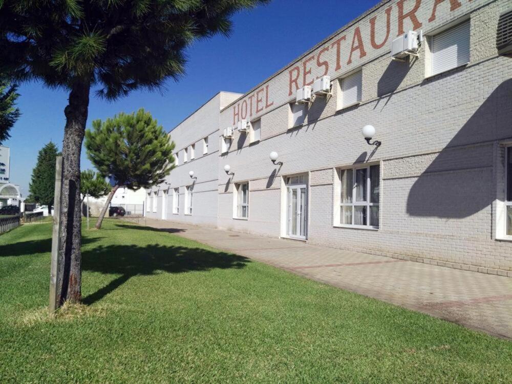 Hotel Puerto De Palos Palos de la Frontera Bagian luar foto
